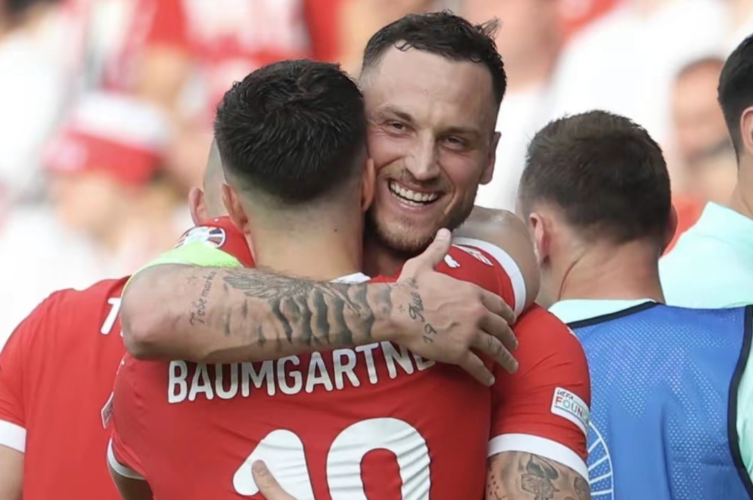 欧预赛：罗马尼亚西班牙两队同居困难的简单介绍