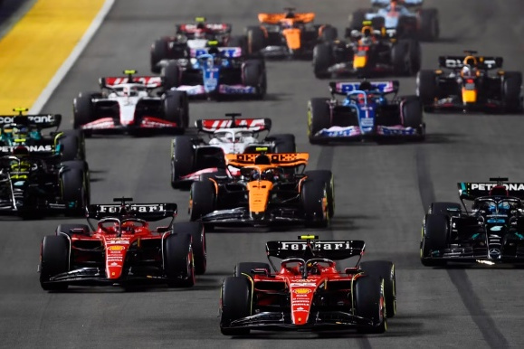 开云下载-包含梅赛德斯横扫威廉姆斯，汉密尔顿统治全场的词条