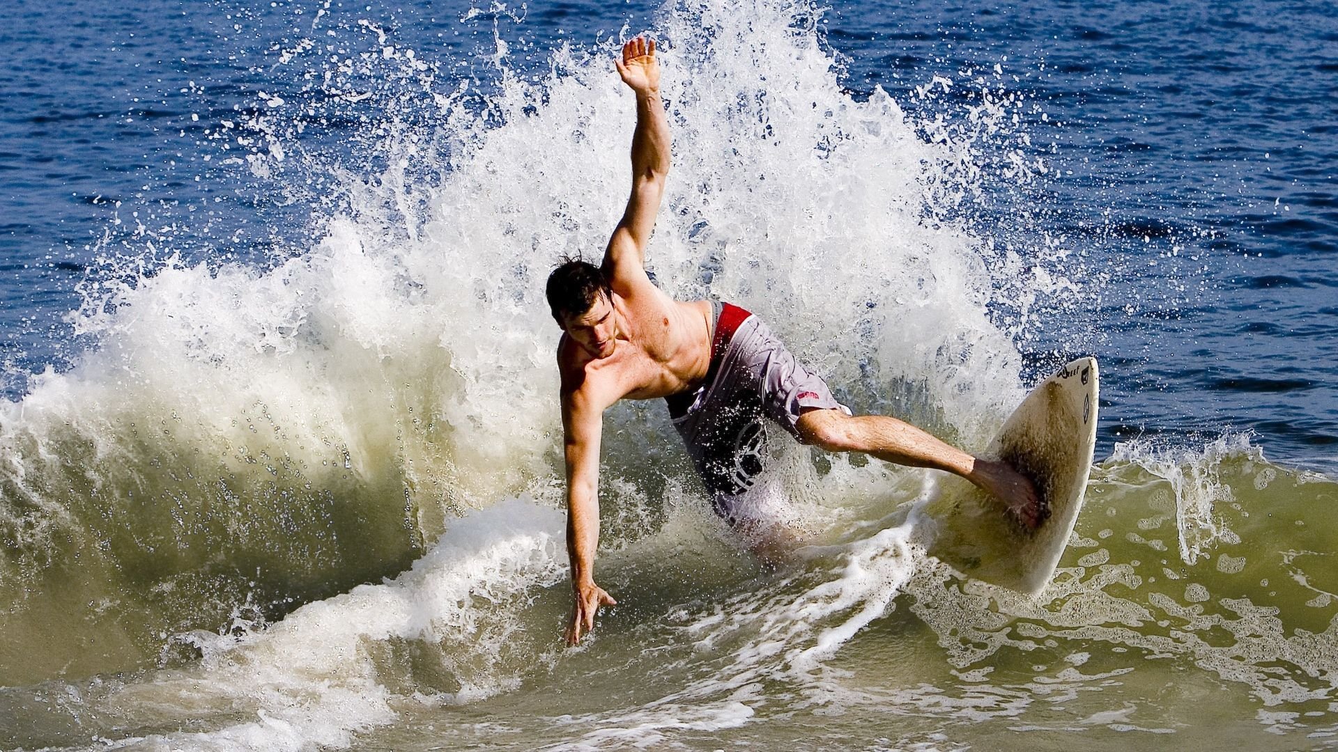 开云体育在线-年度焦点之战之夜，阿圭罗节奏完全掌控